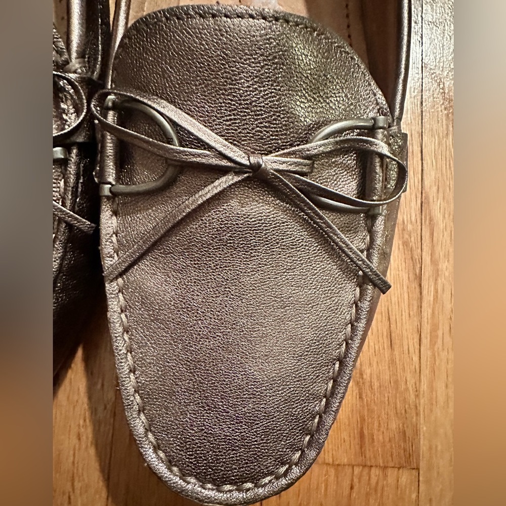 Lauren Ralph Lauren copper colored, slip on loafer. Size 9. - Picture 4 of 7